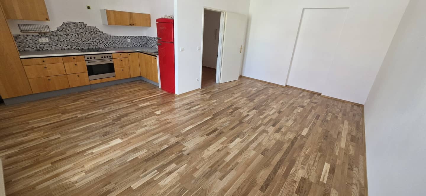 Bright quiet apartment with lift and newly renovated