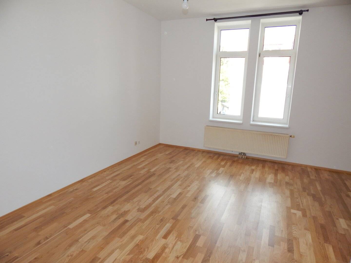 Bright quiet apartment with lift and newly renovated