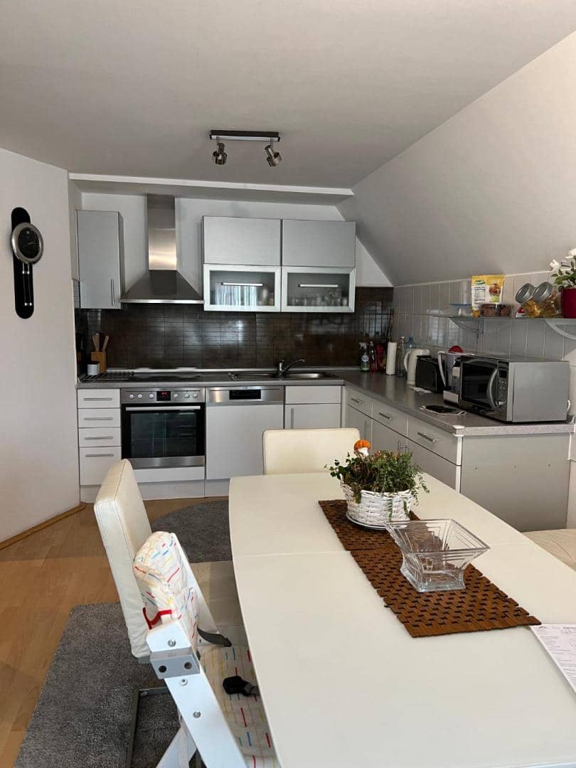 Top floor furnished apartment with roof terrace