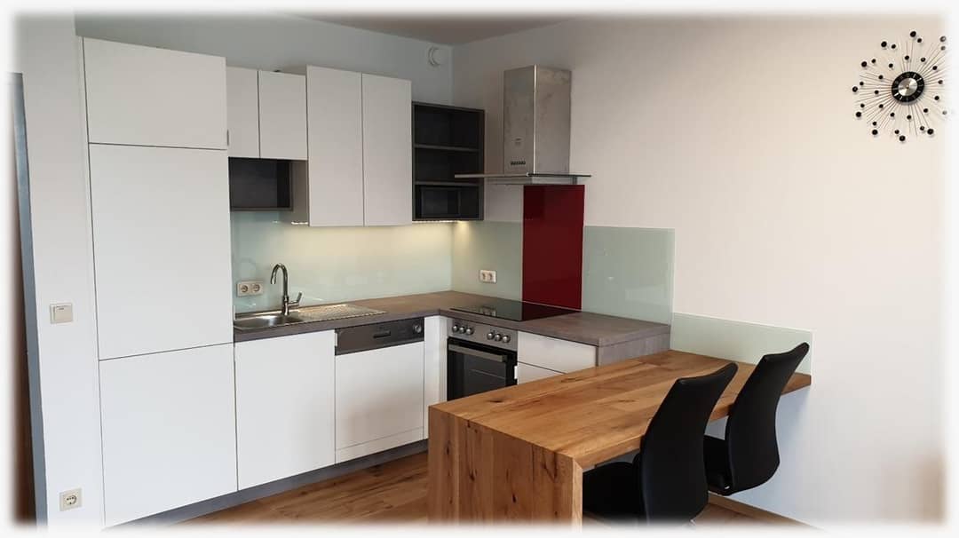 Wohnung mit Balkon und Tiefgaragenplatz