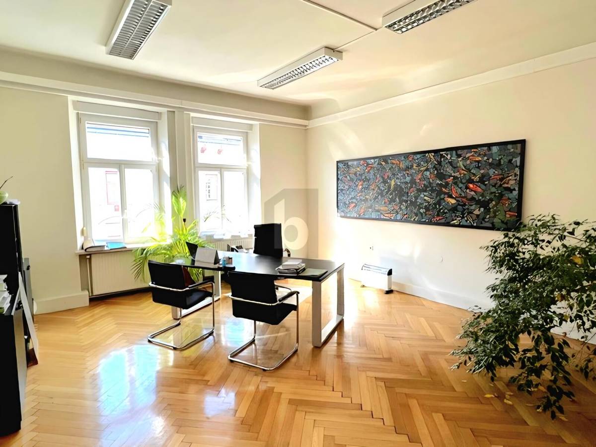 Altbau-Bürofläche im Zentrum von Graz – flexibel nutzbar, Parkplatz