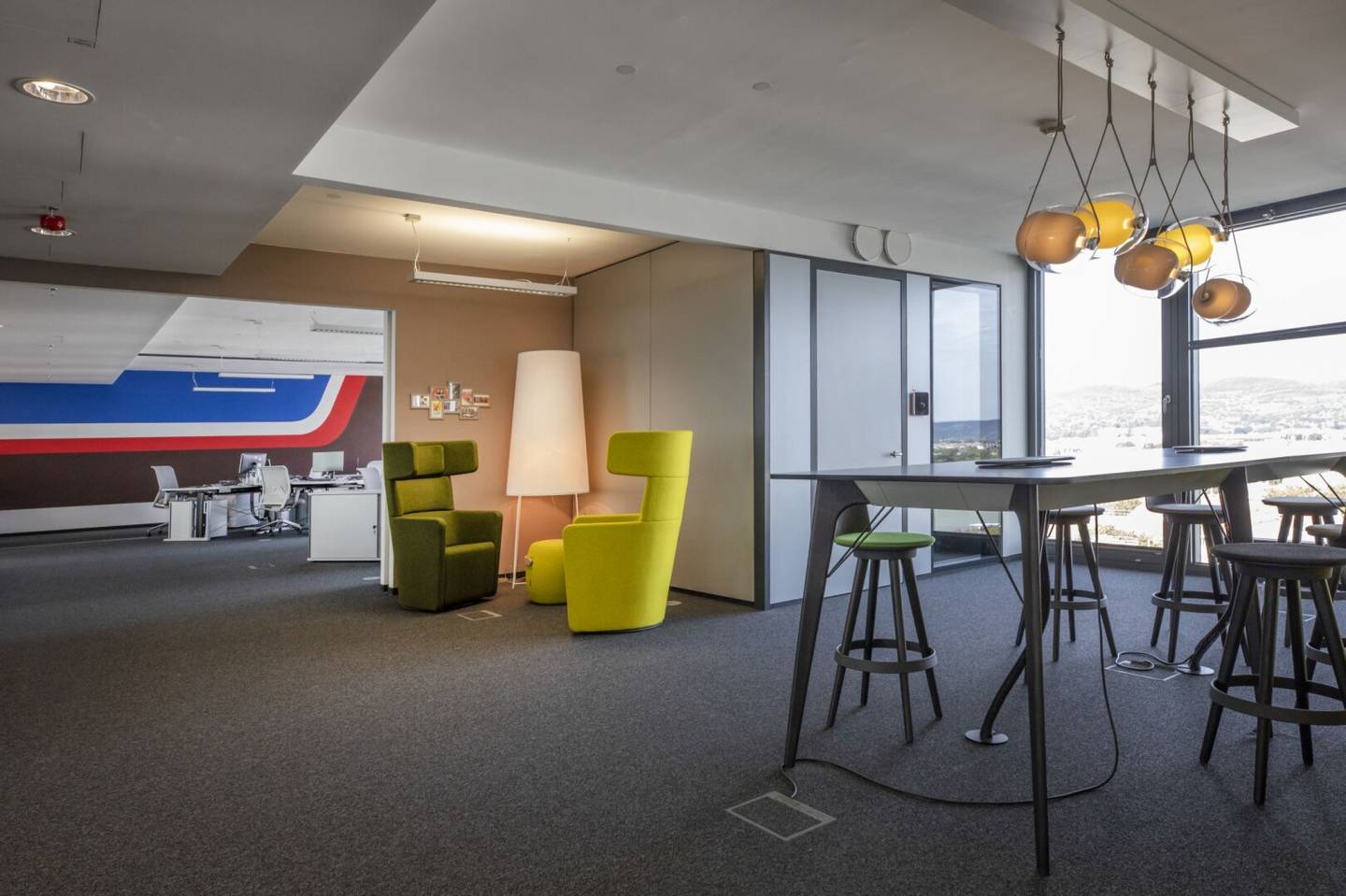 Great office on the 11th and 12th floors with Danube view near U-Bahn and S-Bahn station