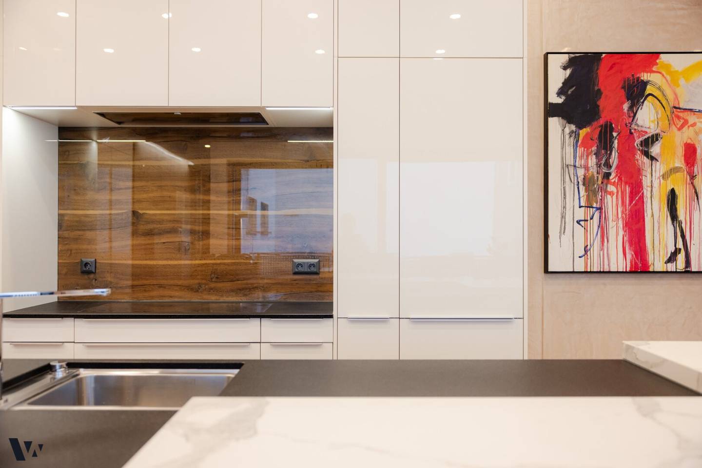 Top floor apartment with courtyard location and balcony