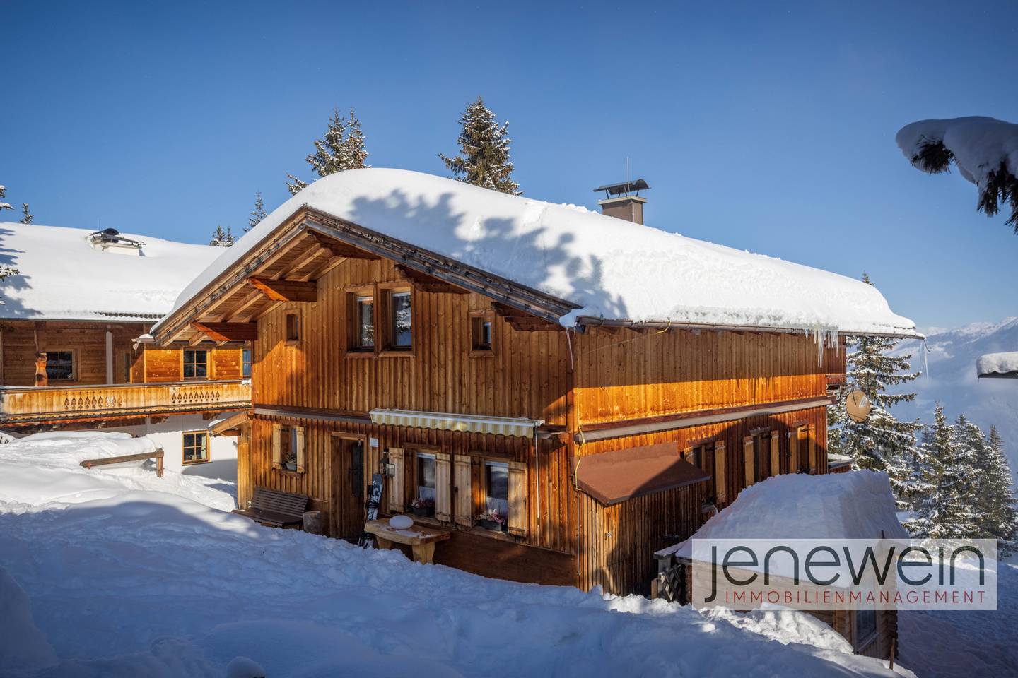Freizeitwohnsitz-Chalet in Kaltenbach (Tirol) direkt an der Piste