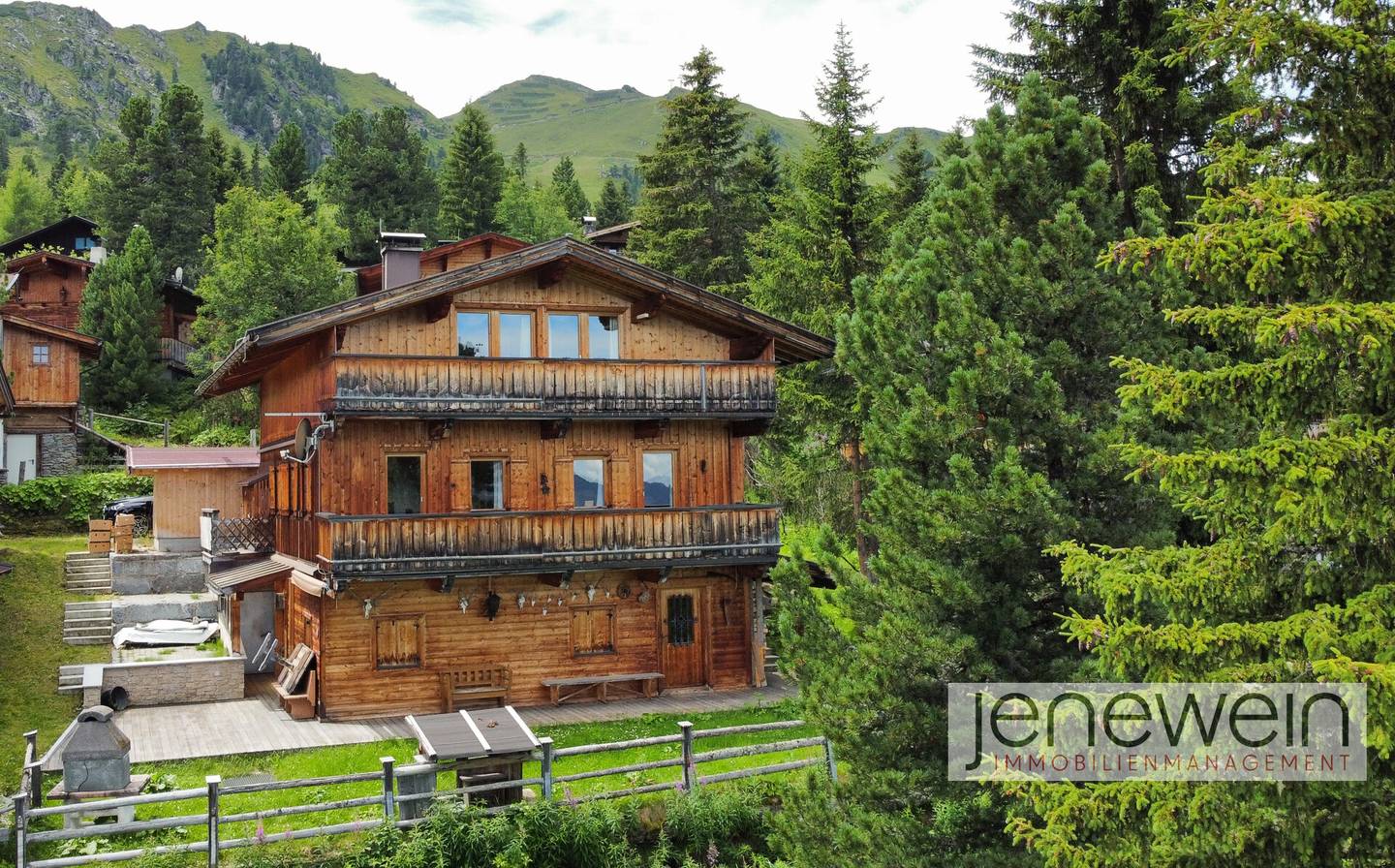 Freizeitwohnsitz-Chalet in Kaltenbach (Tirol) direkt an der Piste