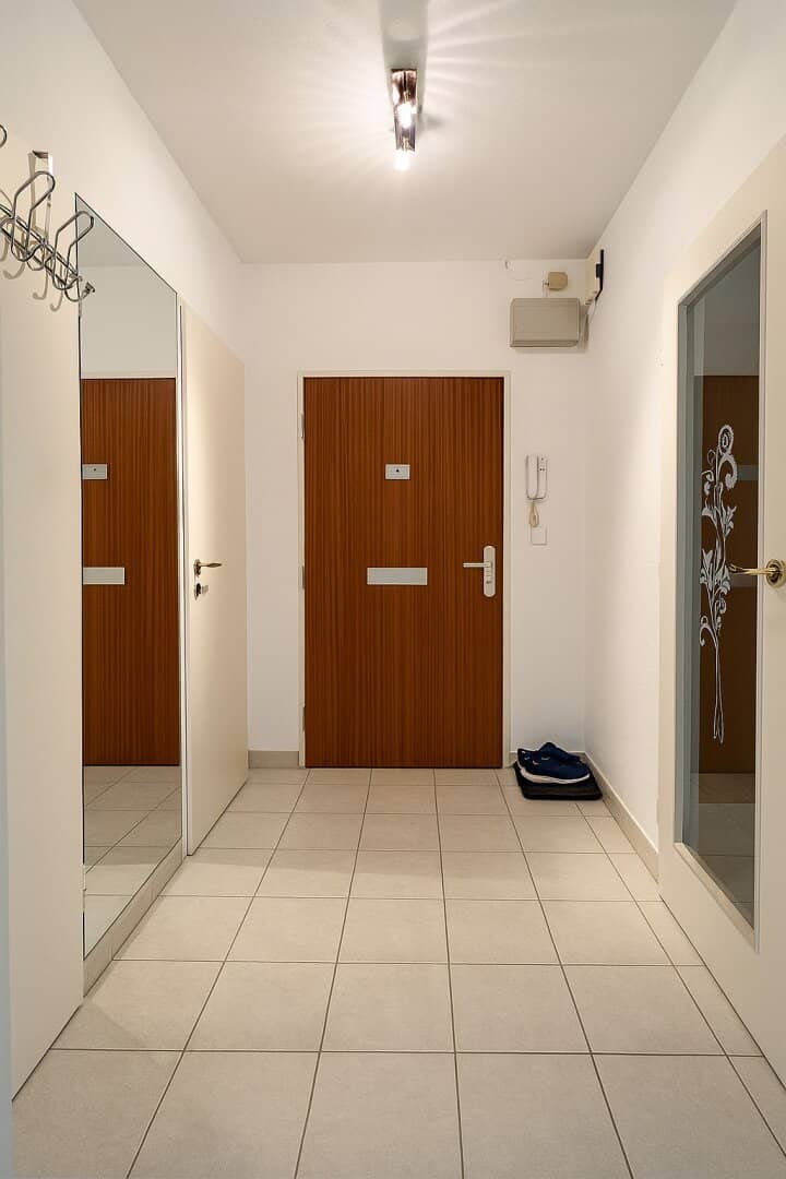 Sunny apartment with separate kitchen and terrace