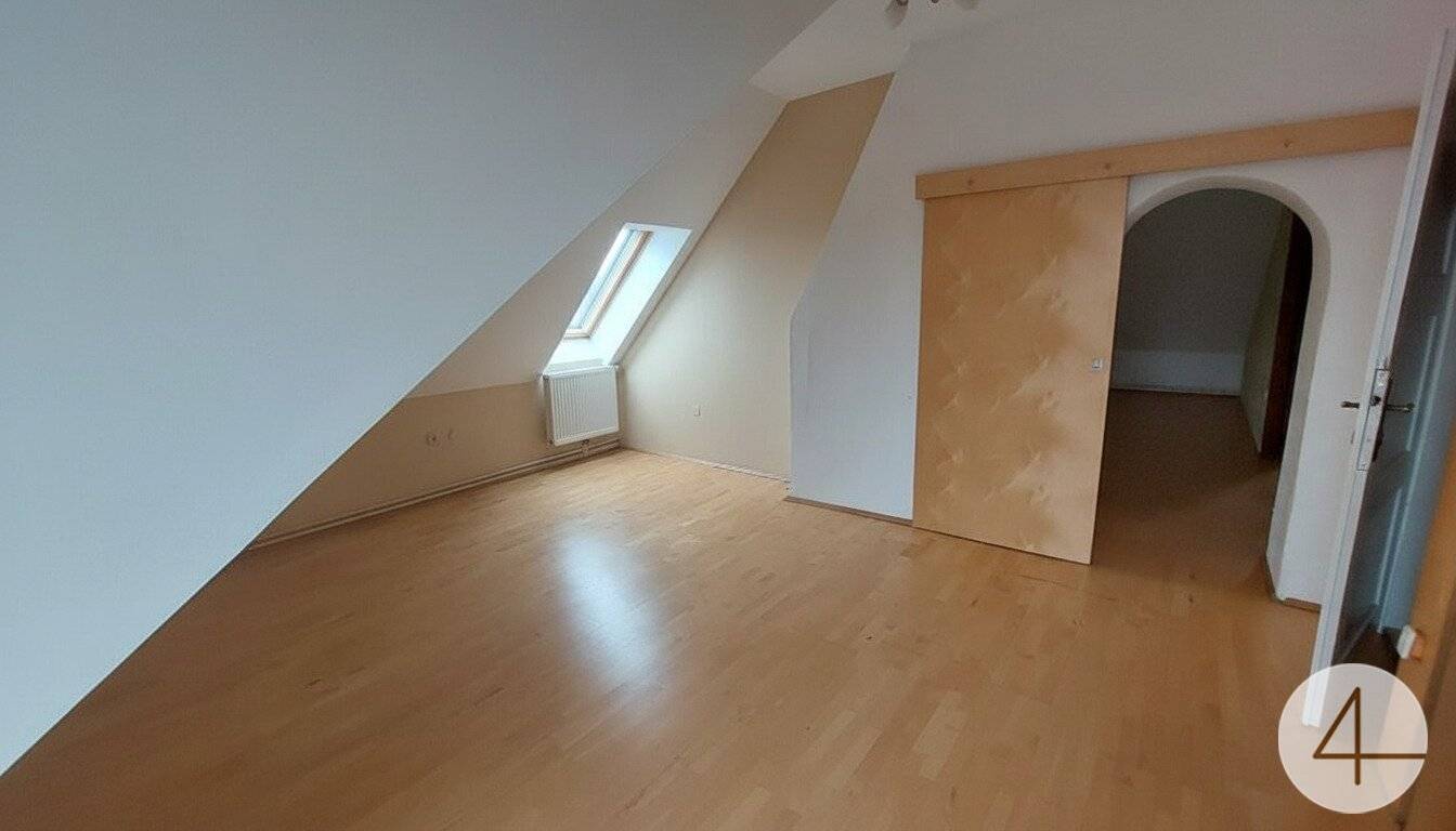 Wohnung nahe Bahnhof mit Balkon