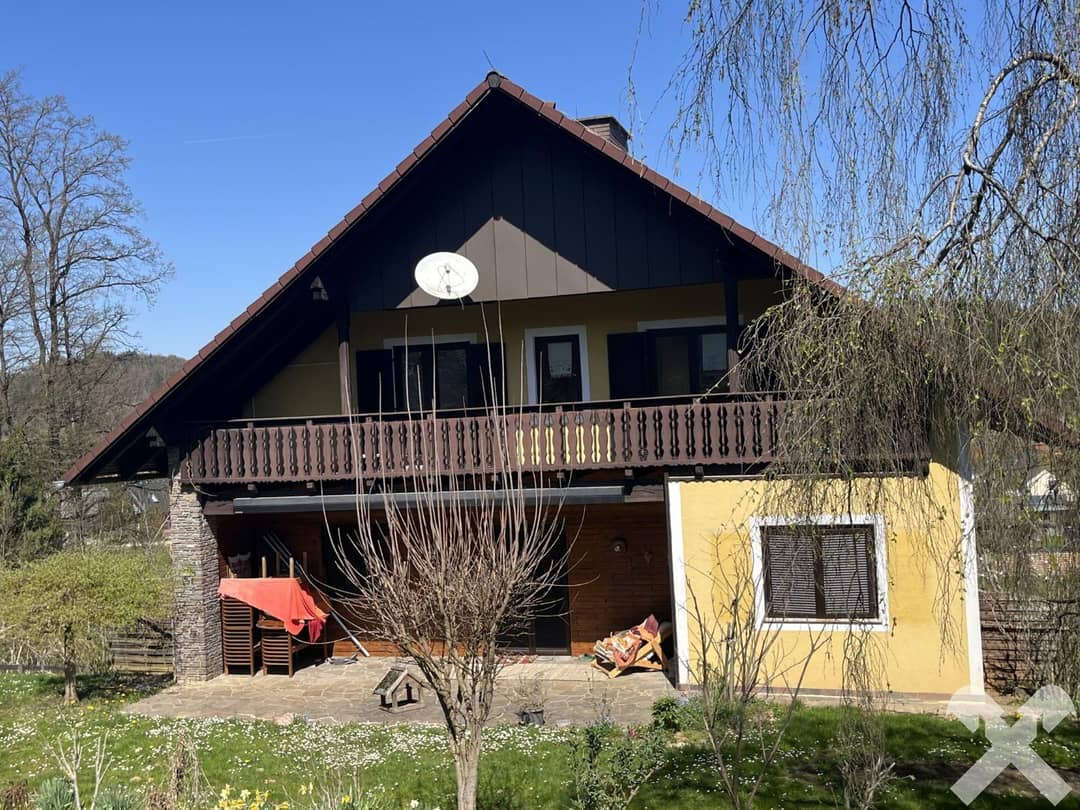 Einfamilienhaus mit großem Grundstück und PV-Anlage nahe Oberhaag