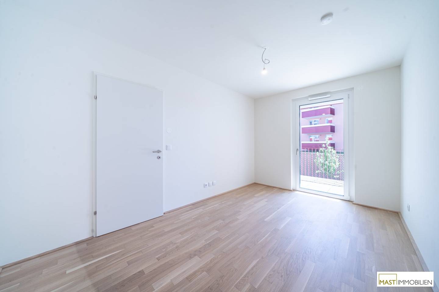 Apartment in a quiet location near Badeteich Hirschstetten with balcony
