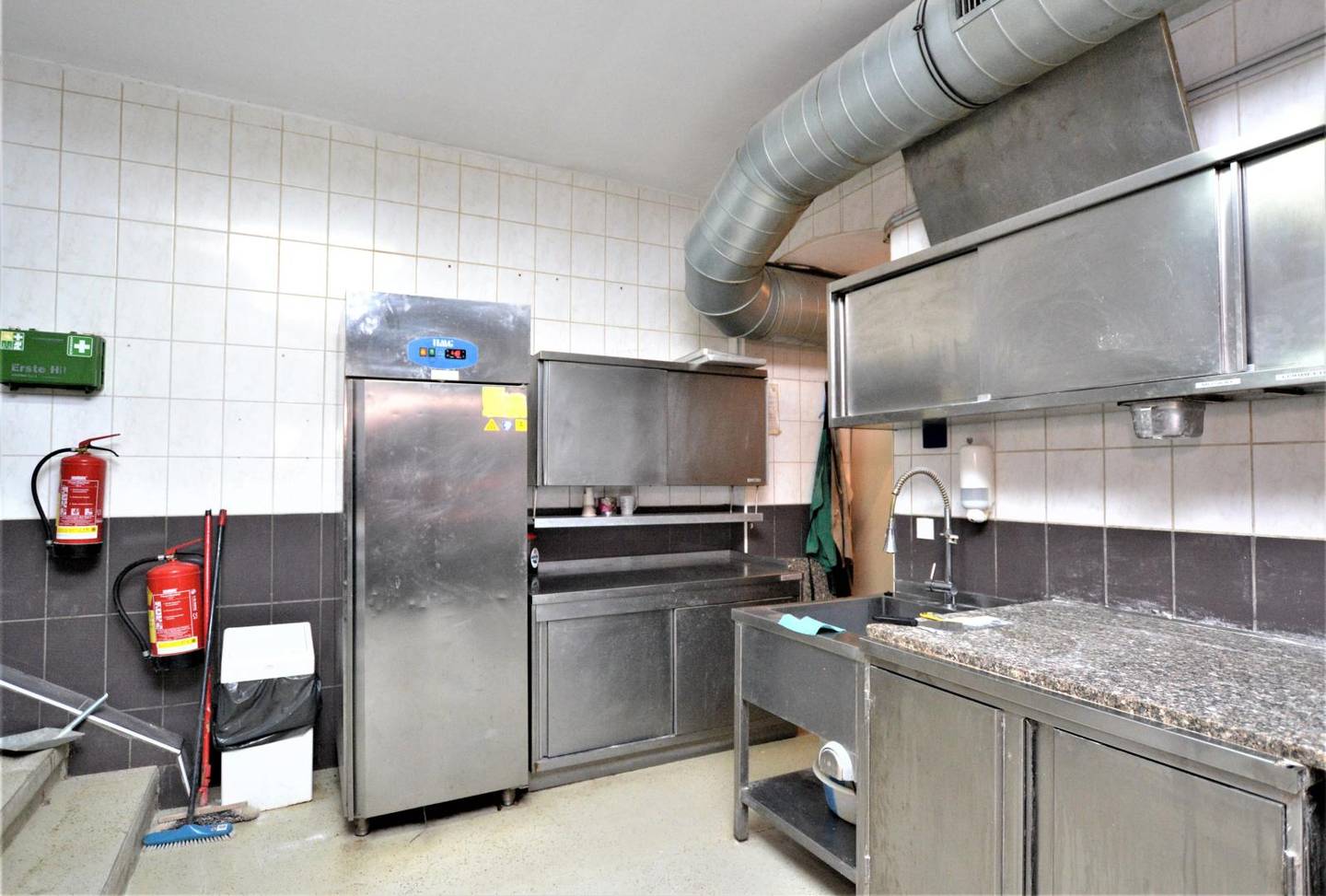 Apartment bakery open ended lease