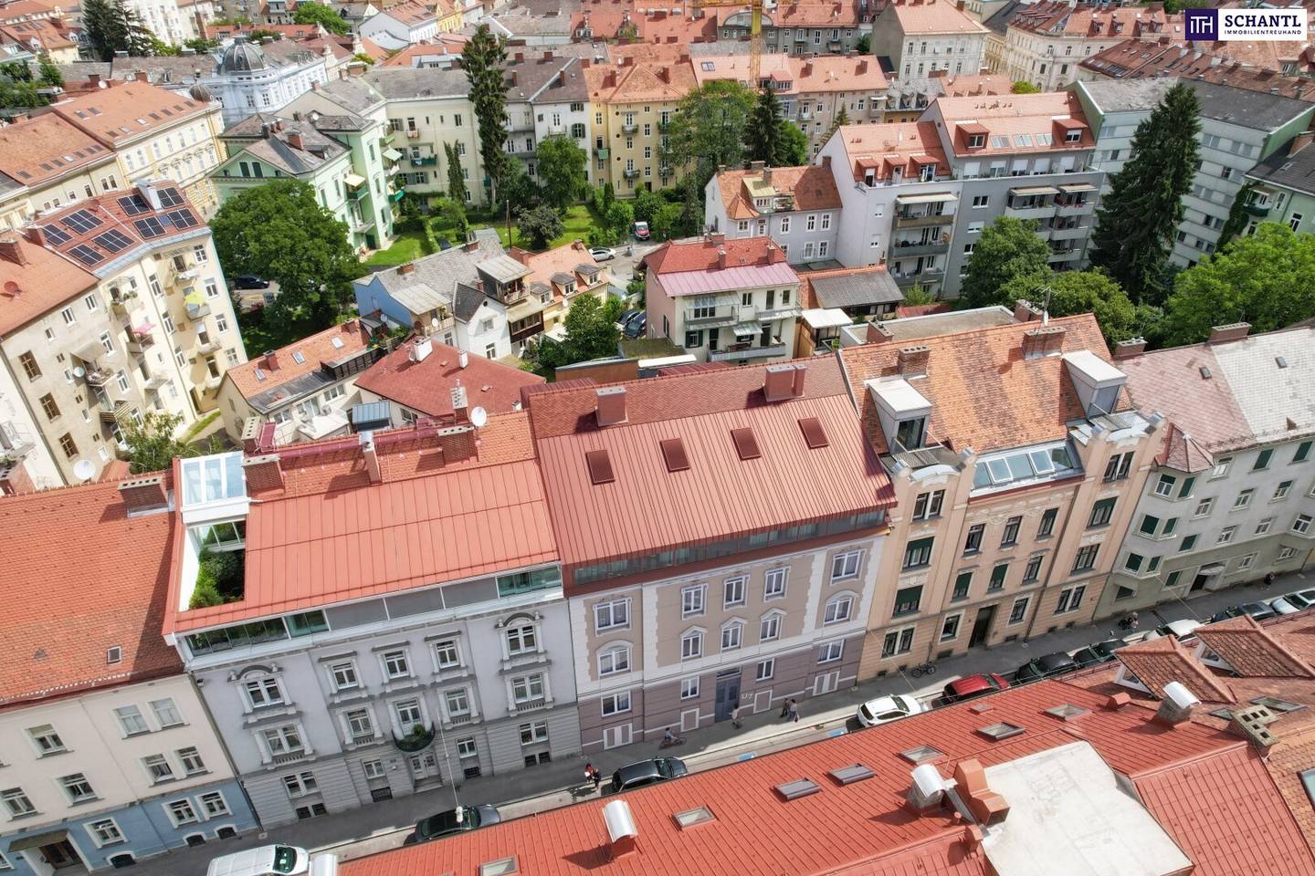 Dachgeschosswohnung mit Dachausbau ruhiger Lage