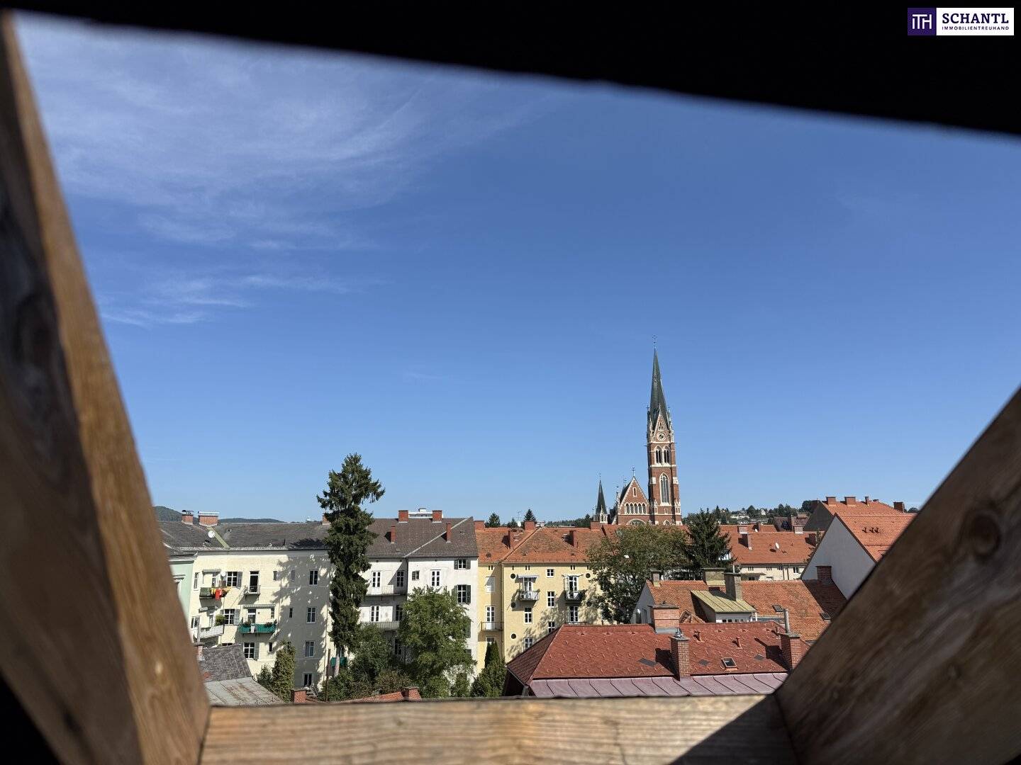Dachgeschosswohnung mit Dachausbau ruhiger Lage