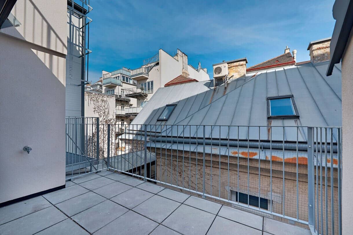 First occupancy terrace apartment near Naschmarkt