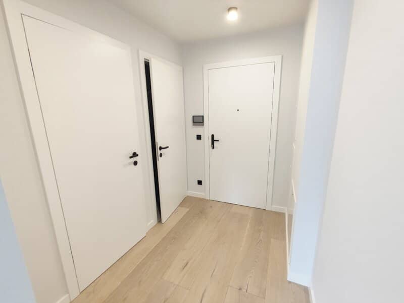 Apartment with loggia in newly renovated historic building near Naschmarkt