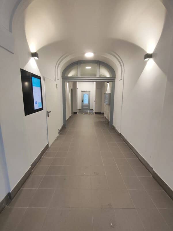 Apartment with loggia in newly renovated historic building near Naschmarkt