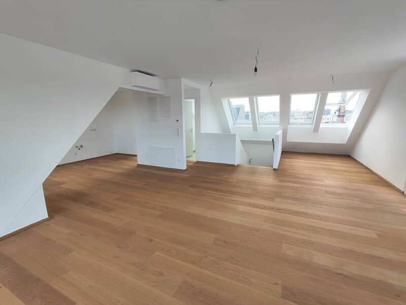 Sunny first-occupancy top-floor maisonette apartment with large terrace and distant view - Top72