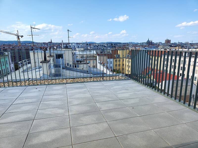 Sunny first-occupancy top-floor maisonette apartment with large terrace and distant view - Top72