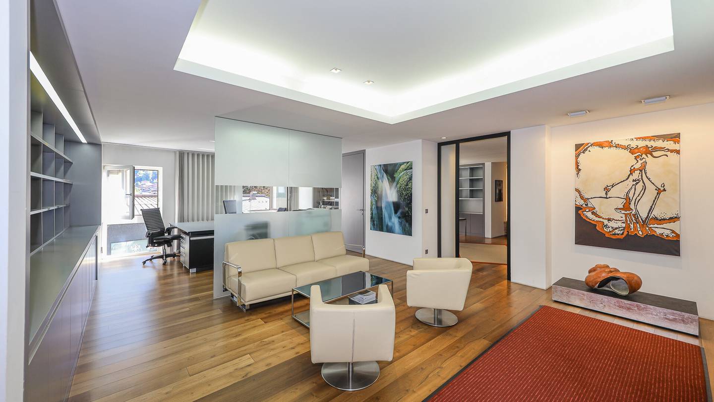 Representative apartment in central location with Horn view but German Title is used here as per instruction to include one neutral object type only