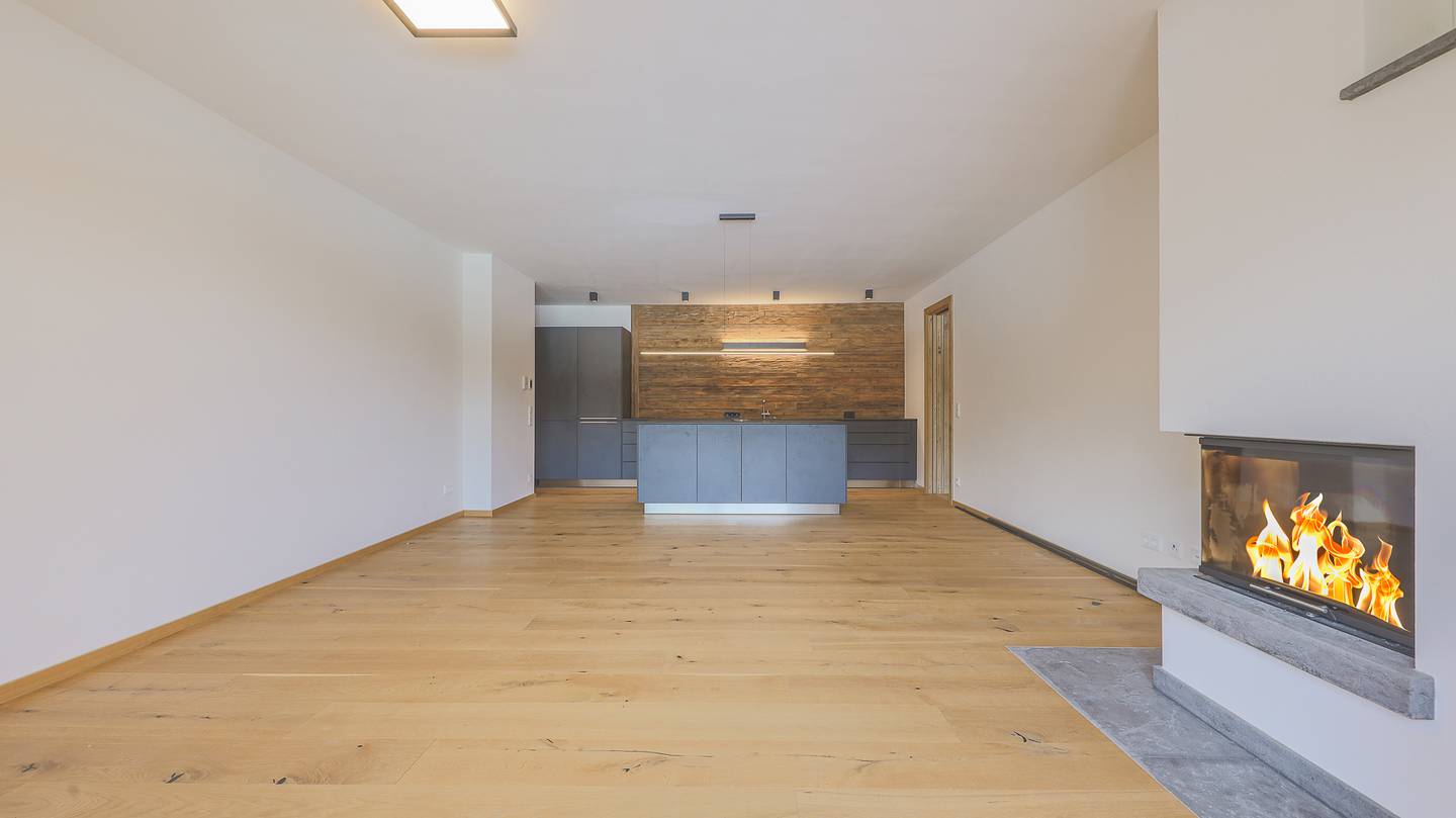 Neuwertige Wohnung mit Panoramablick und Balkon