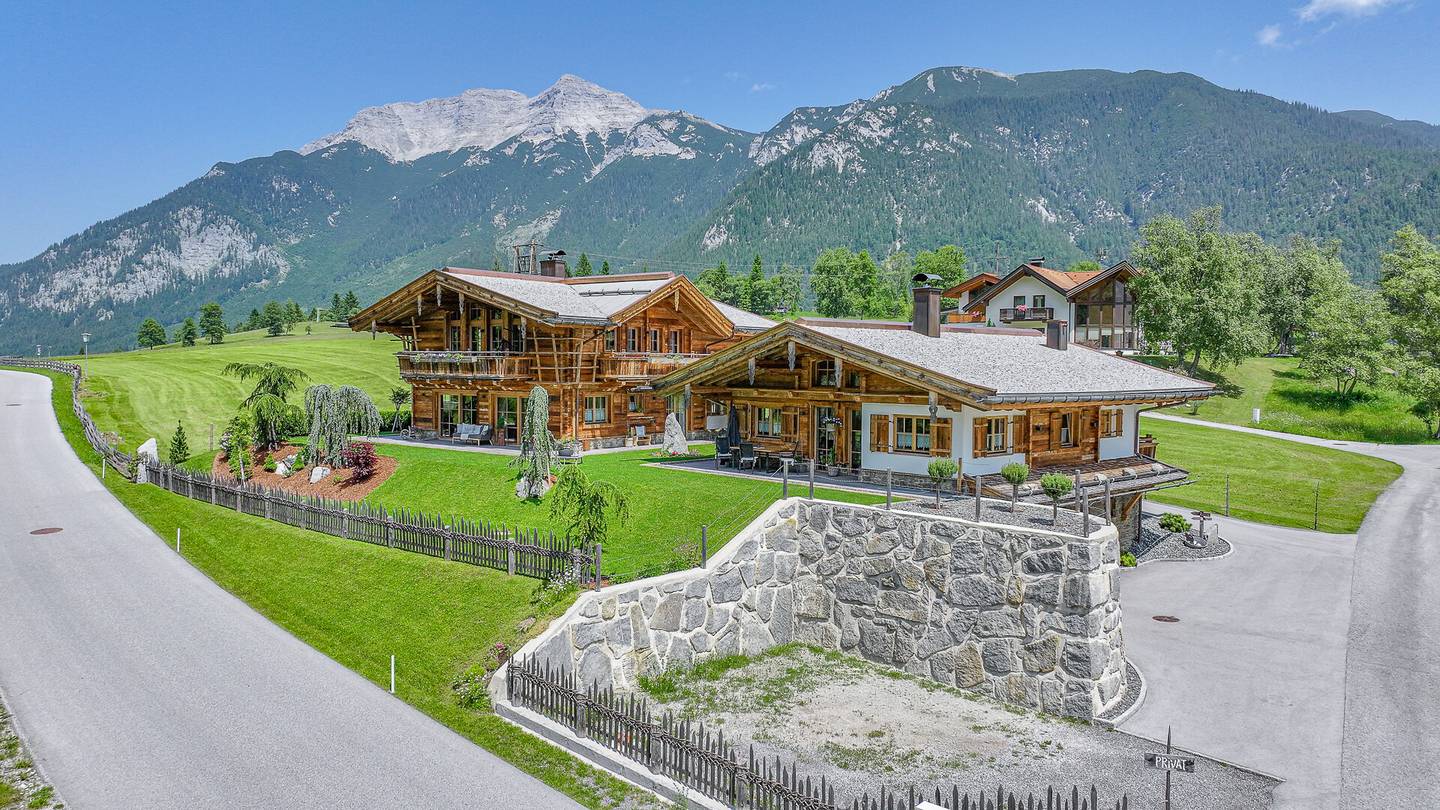 Exklusives Chalet-Duo in Top-Ruhelage mit Panoramablick in Tirol