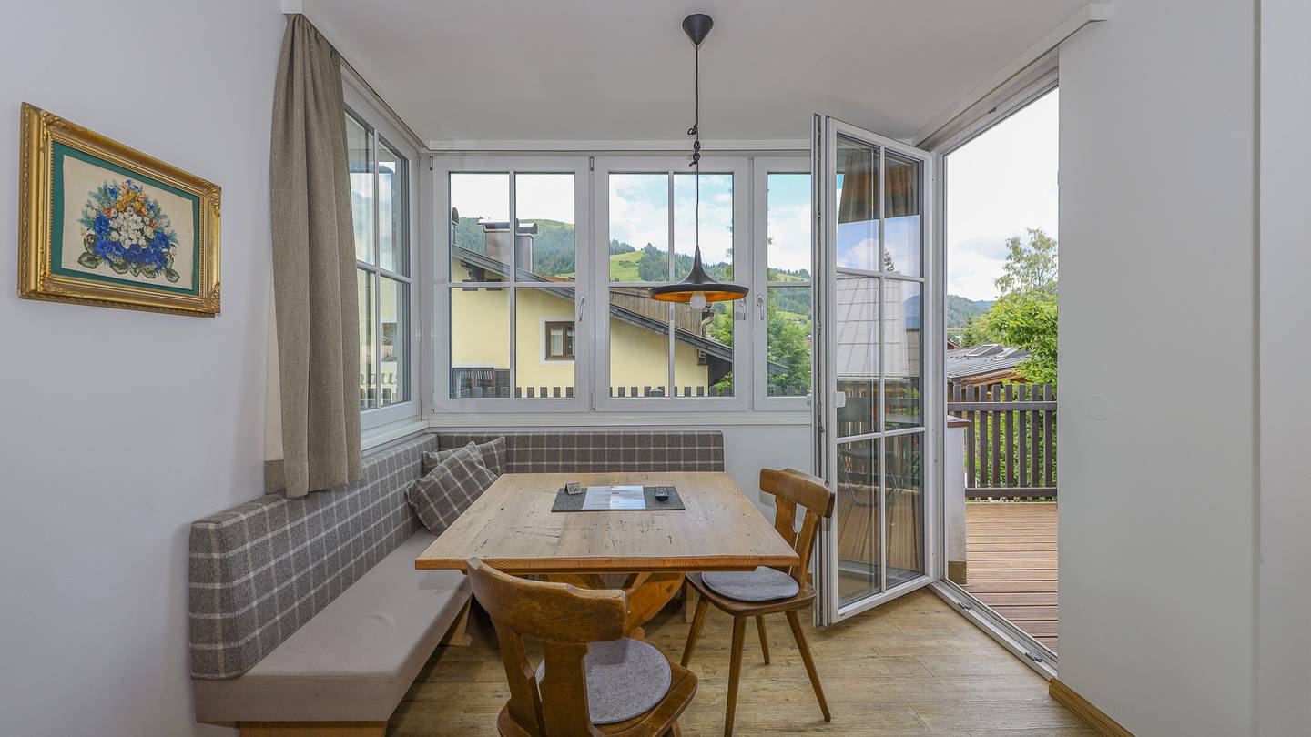 Wohnung mit Blick auf Hahnenkamm und Terrasse