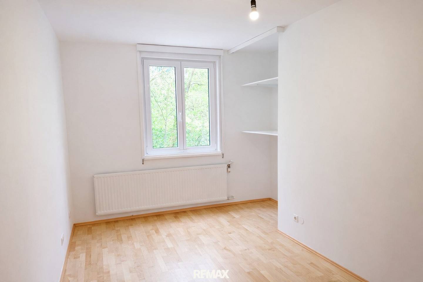 Apartment in Salmannsdorf green retreat near AIS