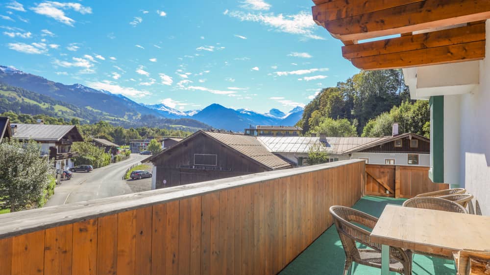 Wohnung mit Blick auf das Kitzbüheler Horn und Kamin