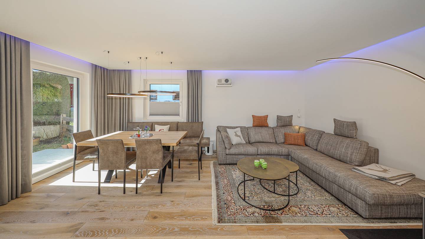 Ground floor apartment near center sunny terrace