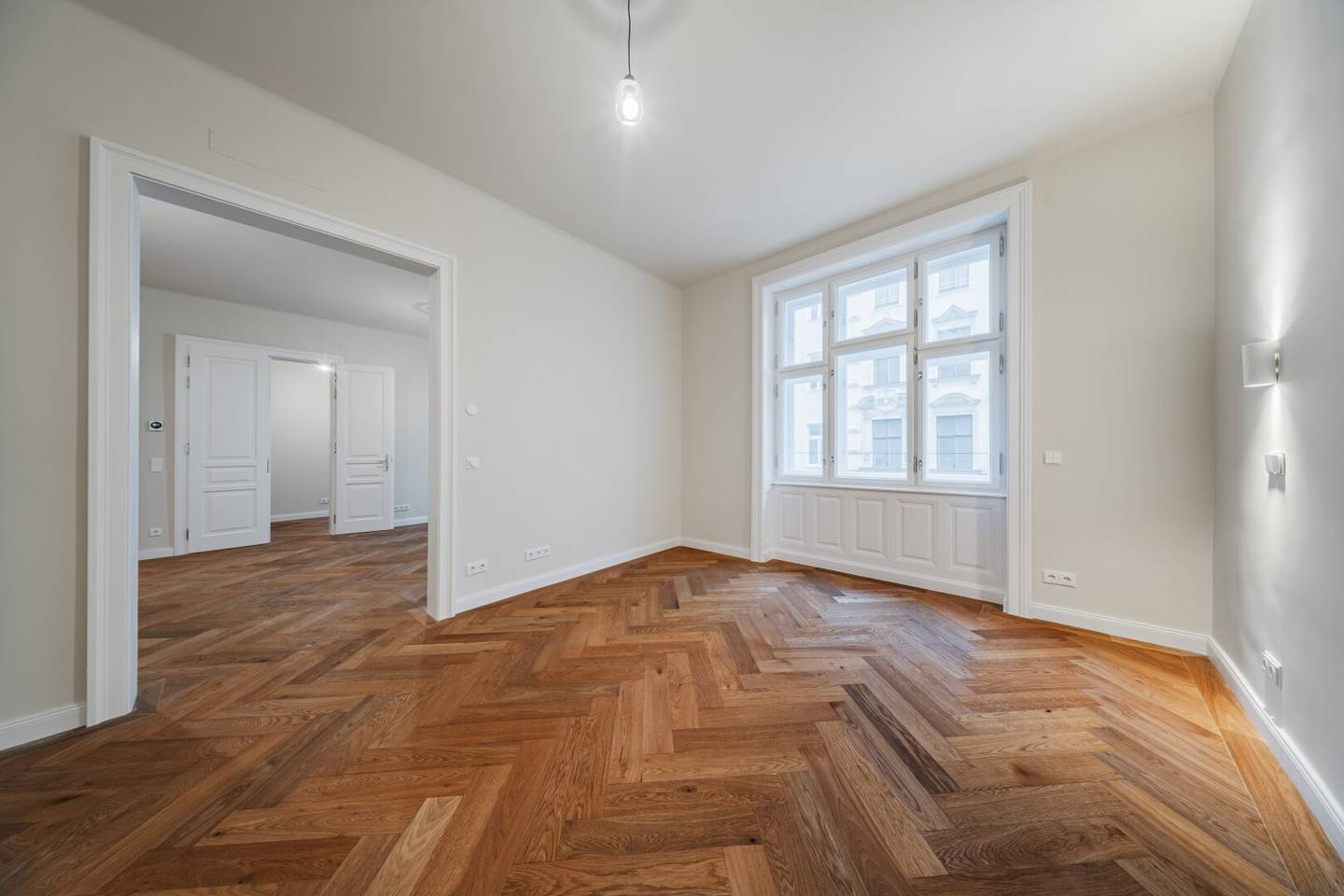 First occupancy near Alser Strasse and AKH! Very nice finishes! 2 bathrooms and 2 toilets? Wait - The original German title says 2 Bäder und 2 WC, which translates to 2 bathrooms and 2 WCs. However, the question requires a faithful translation without embellishment. The corrected English title is: First occupancy near Alser Strasse and AKH! Very nice finishes! 2 bathrooms and 2 toilets,