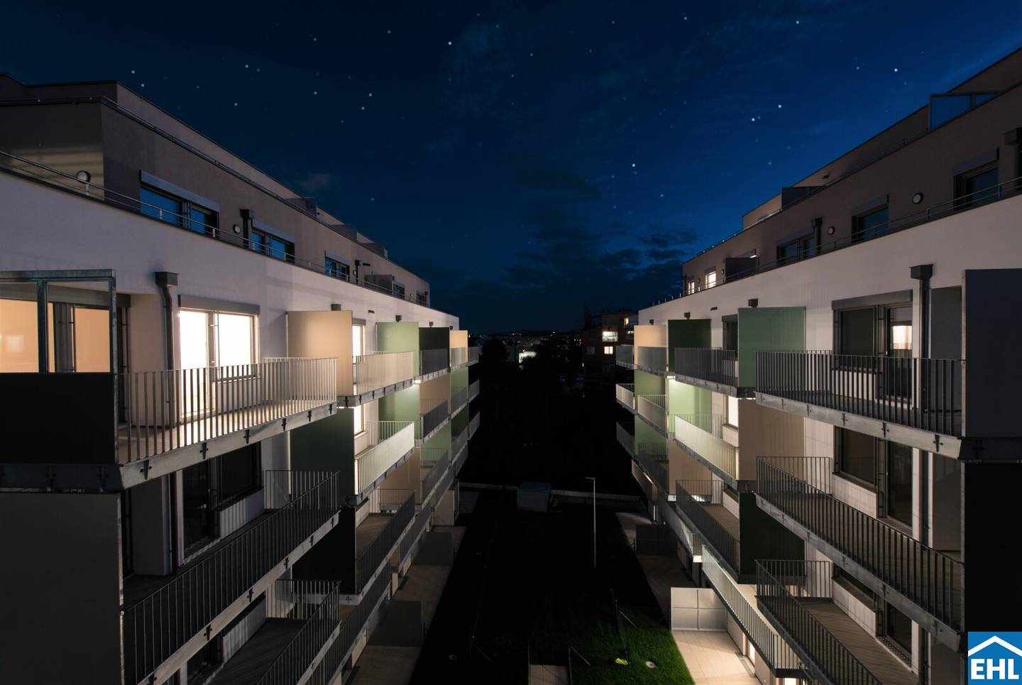Hausansicht bei Nacht