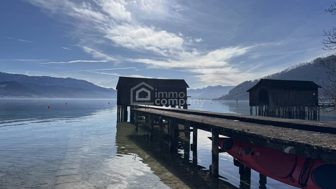 Wohnhaus mit Attersee-Seeblick und Seezugang in Litzlberg/Seewalchen, 2 Wohneinheiten.