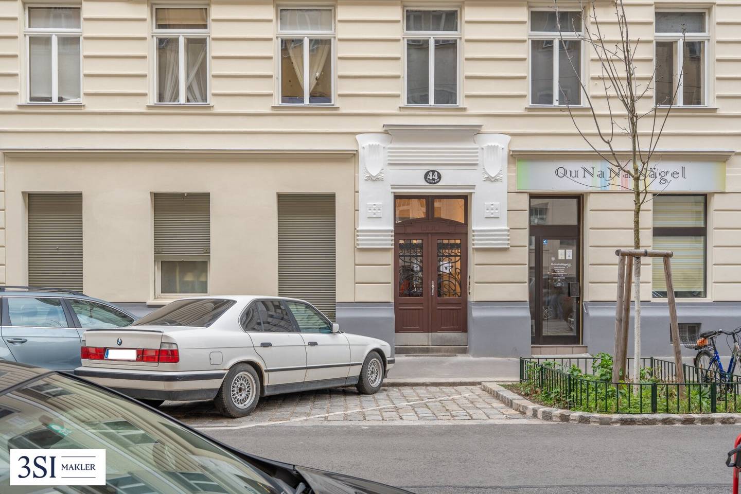 Investment tip! Attractive leased commercial property near Wiedner Hauptstraße with top transport connections