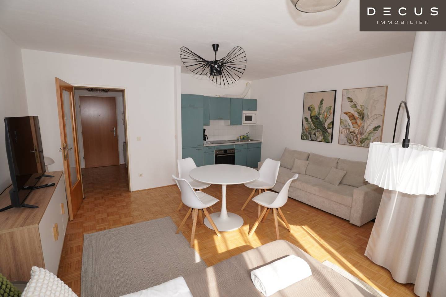 Bright apartment with garden near hospital