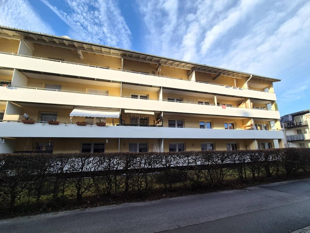 Apartment in central location with mountain view