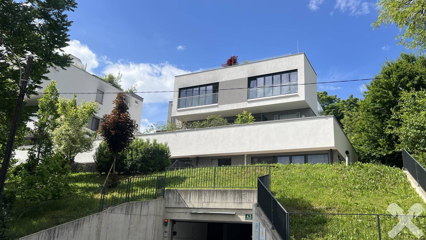 Penthouse with roof terrace and garage included