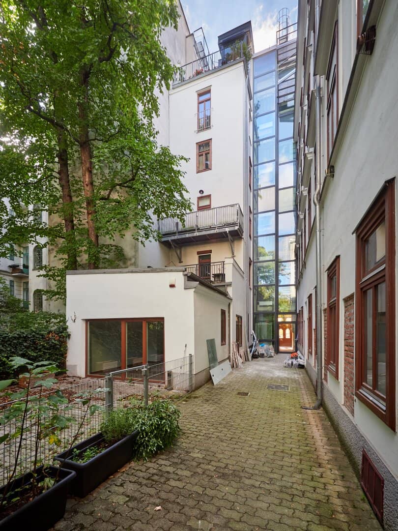 Garden apartment Burggasse vaulted cellar