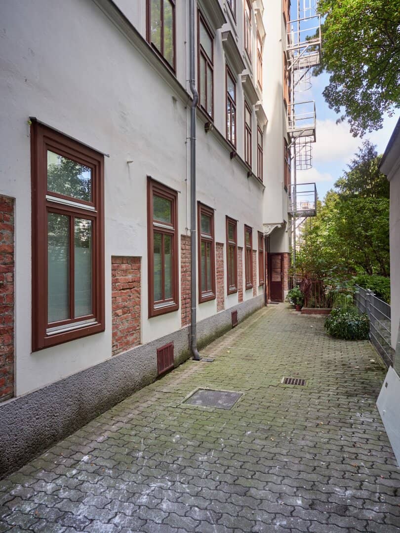 Garden apartment Burggasse vaulted cellar