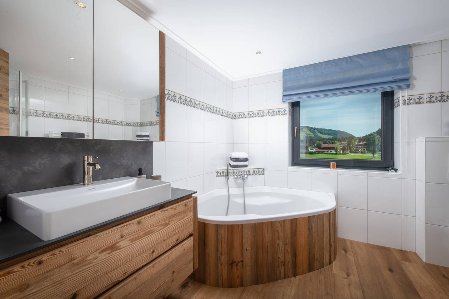 Attic apartment with sauna and fireplace near ski areas