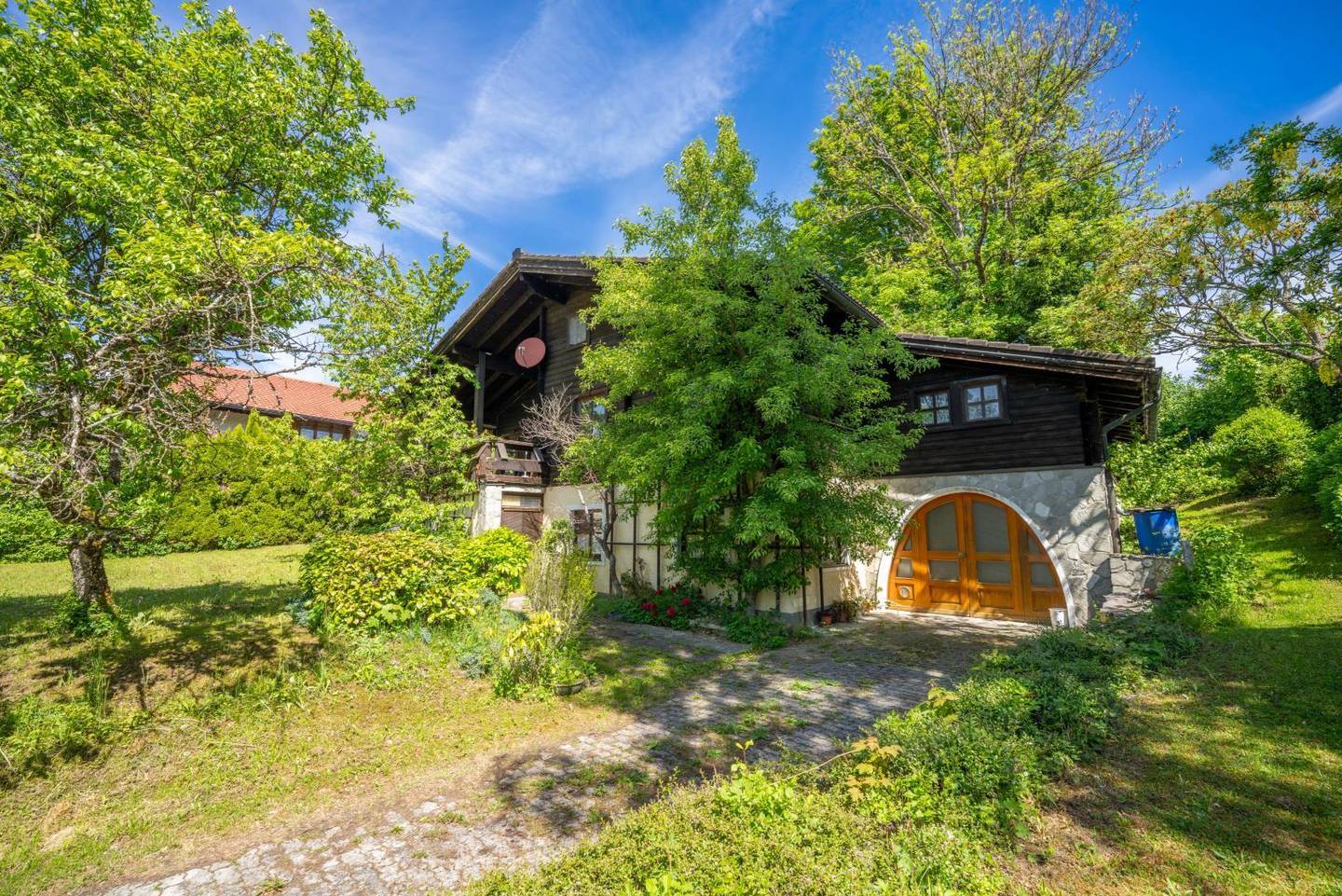 EFH in Hof bei Salzburg mit großzügigem Grundstück und Waldblick