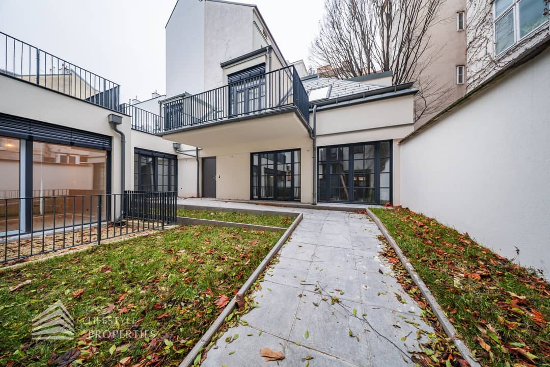 Maisonette apartment first occupancy quiet courtyard terrace