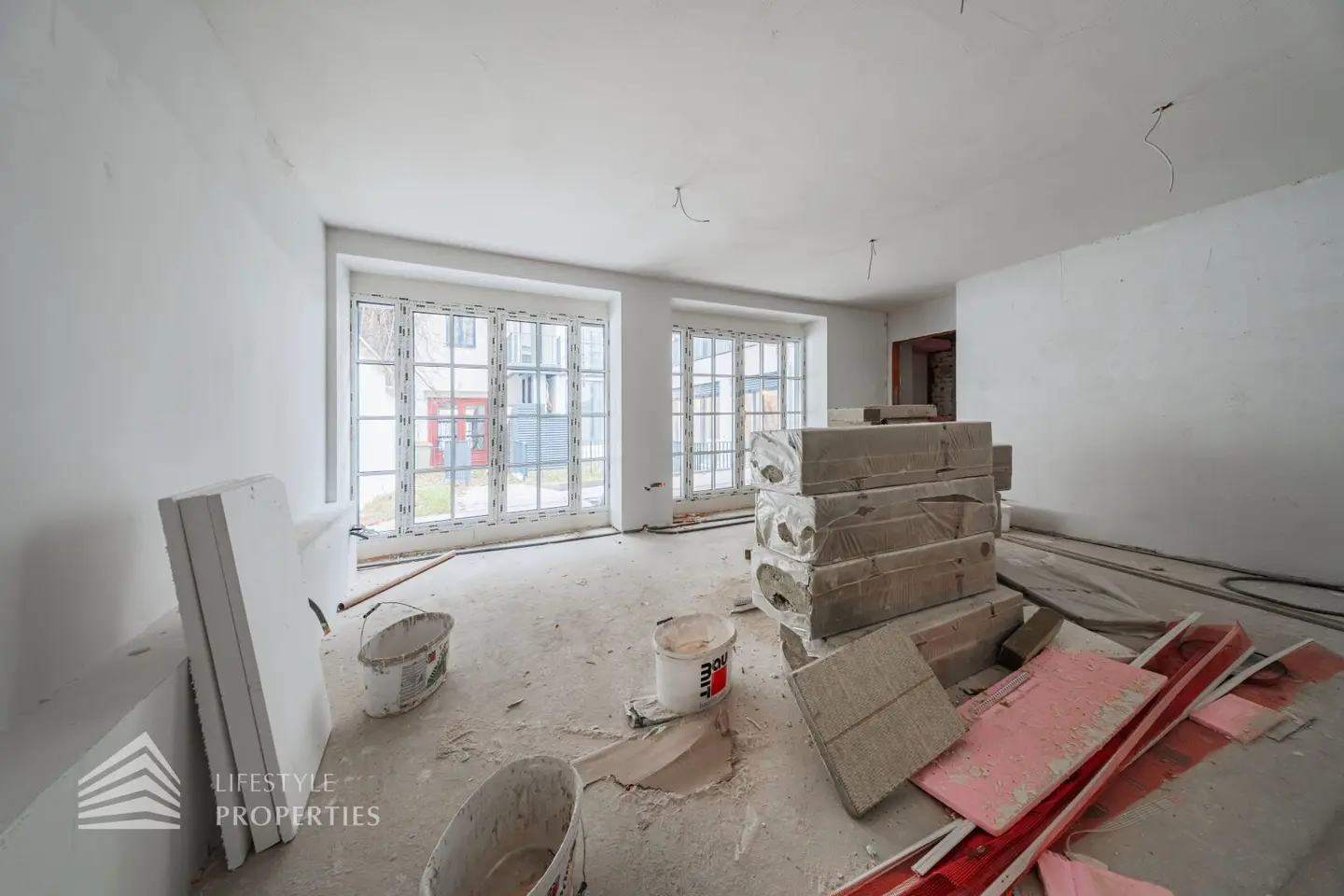 Maisonette apartment first occupancy quiet courtyard terrace