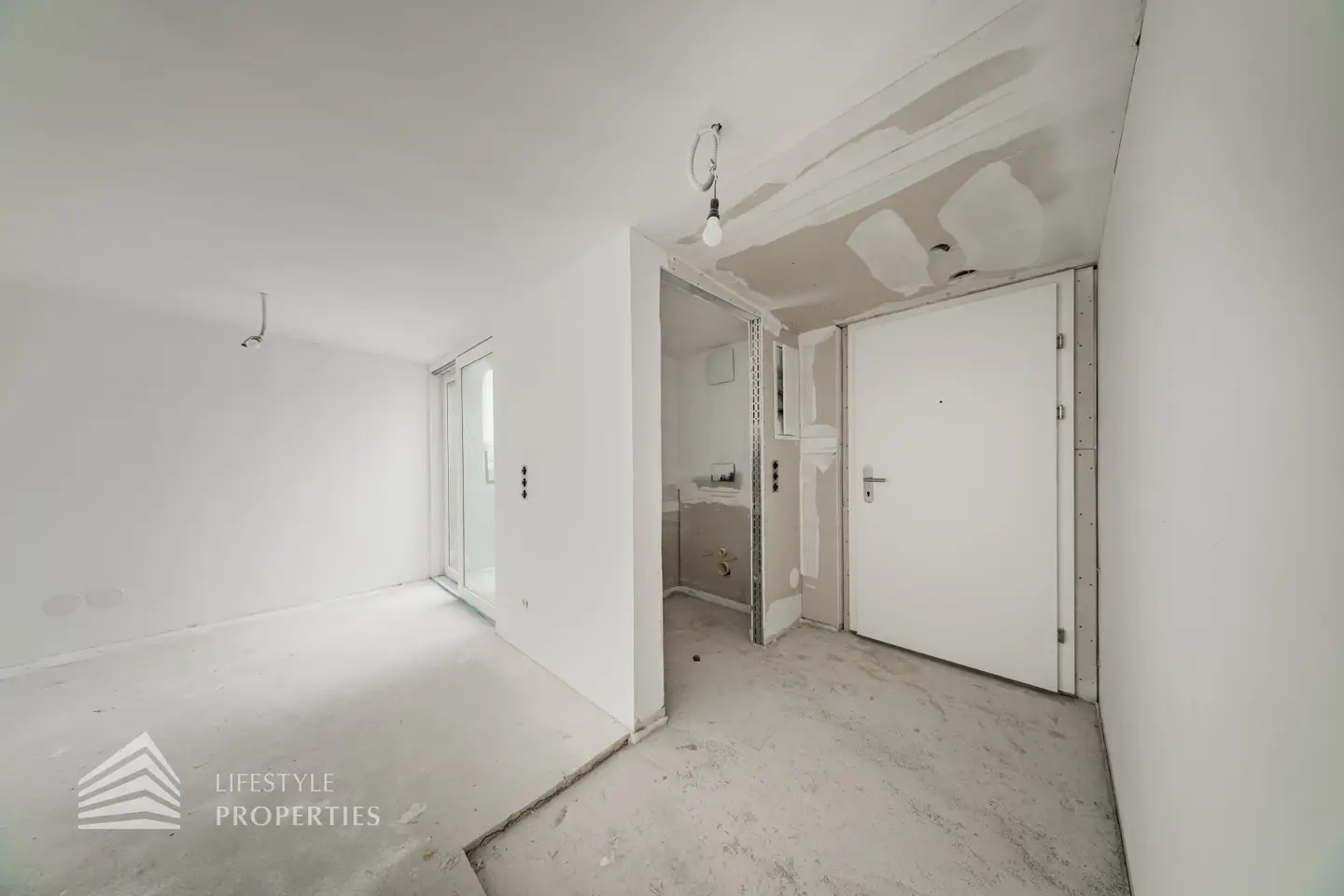 Brand new apartment near Aumannplatz with balcony