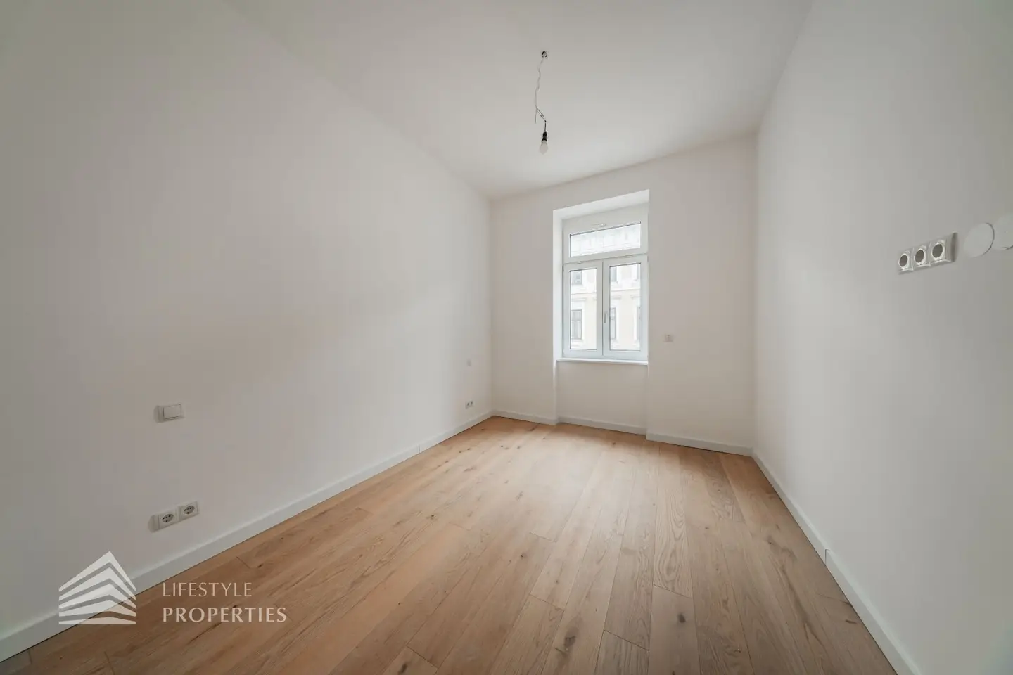 Brand new apartment with balcony near Aumannplatz
