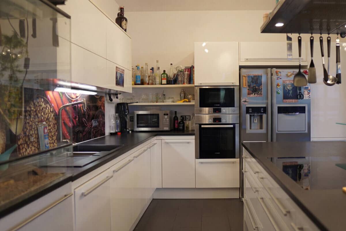 Modernes Einfamilienhaus mit großem Garten, Sauna und Doppelgarage in ruhiger Lage