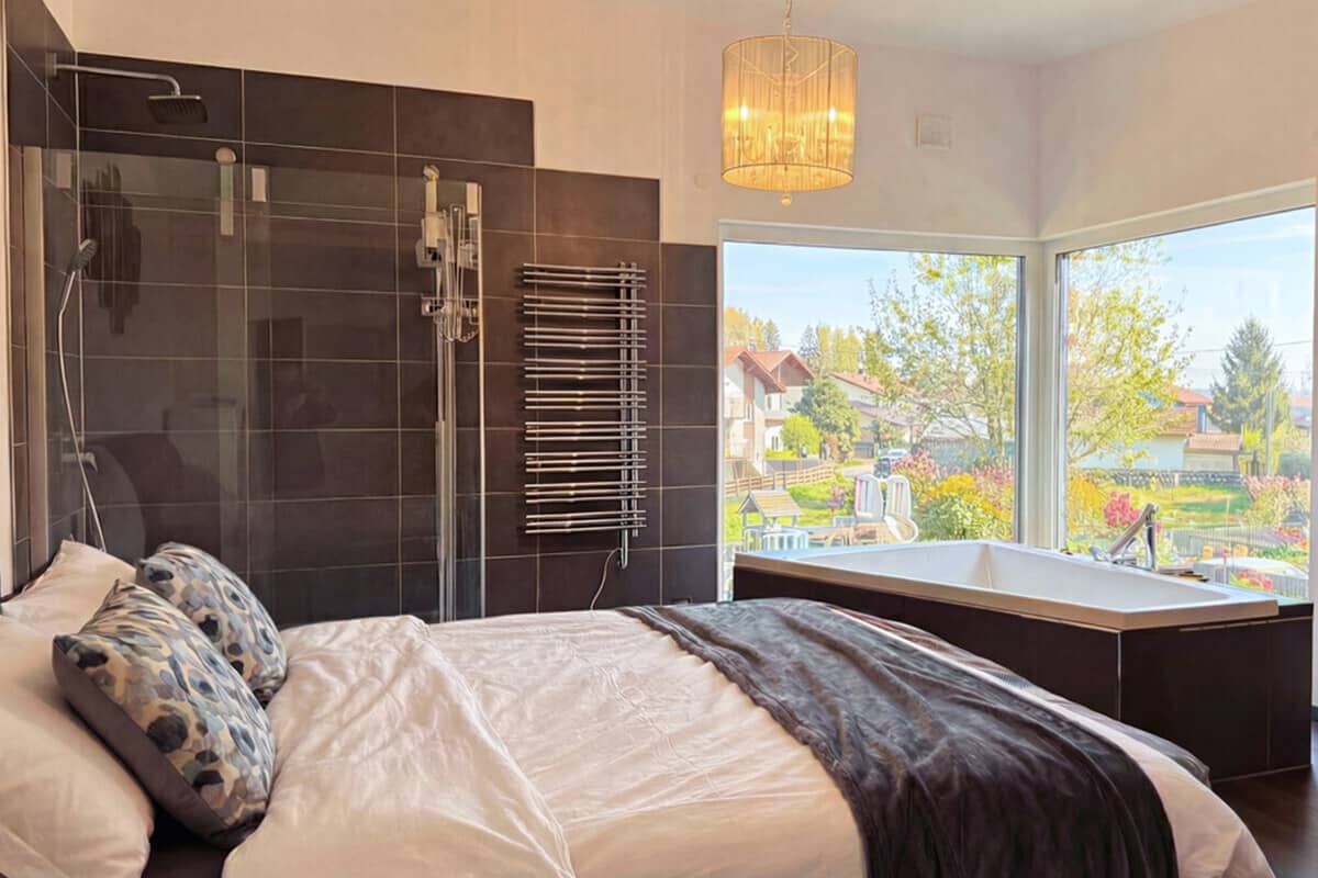 Modernes Einfamilienhaus mit großem Garten, Sauna und Doppelgarage in ruhiger Lage