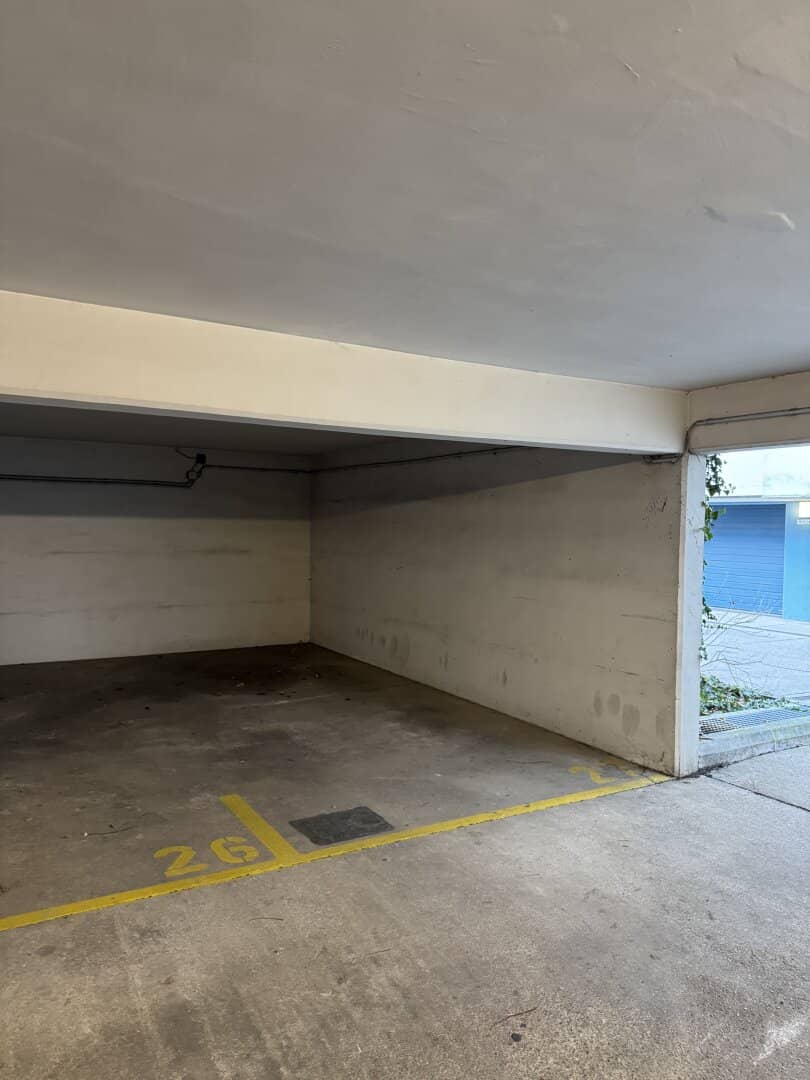 *Überdachter Abstellplatz bei U6 Dresdner Straße* Ab sofort verfügbar*