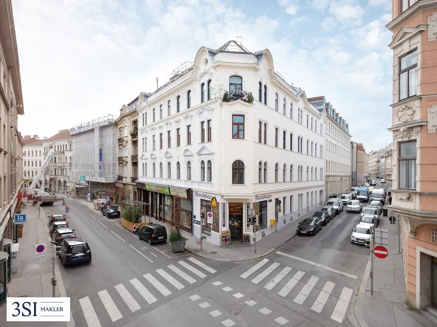 Package of two spacious commercial premises for sale in prime location of the 17th district - temporarily leased and top yield of 4.35%