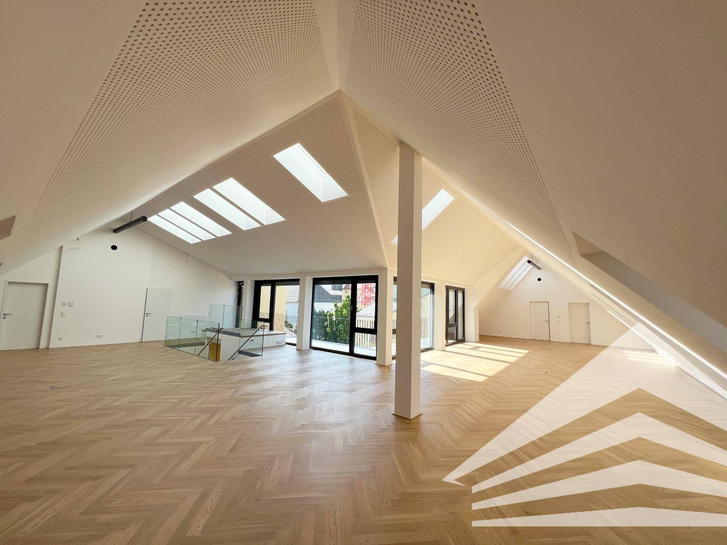 Hochwertiges Neubau-Penthouse Büro in Linz Zentrum mit Balkon & Lift