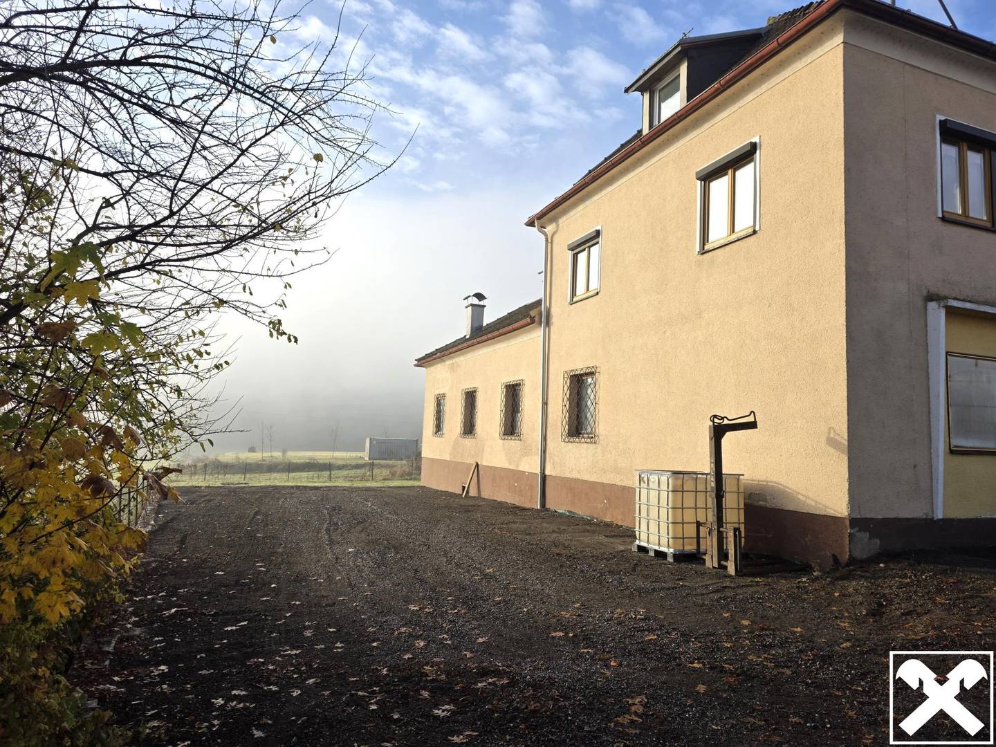 Wohn- und Geschäftshaus in Pischeldorf mit 159 m² Wohnfläche, 5 Zimmer