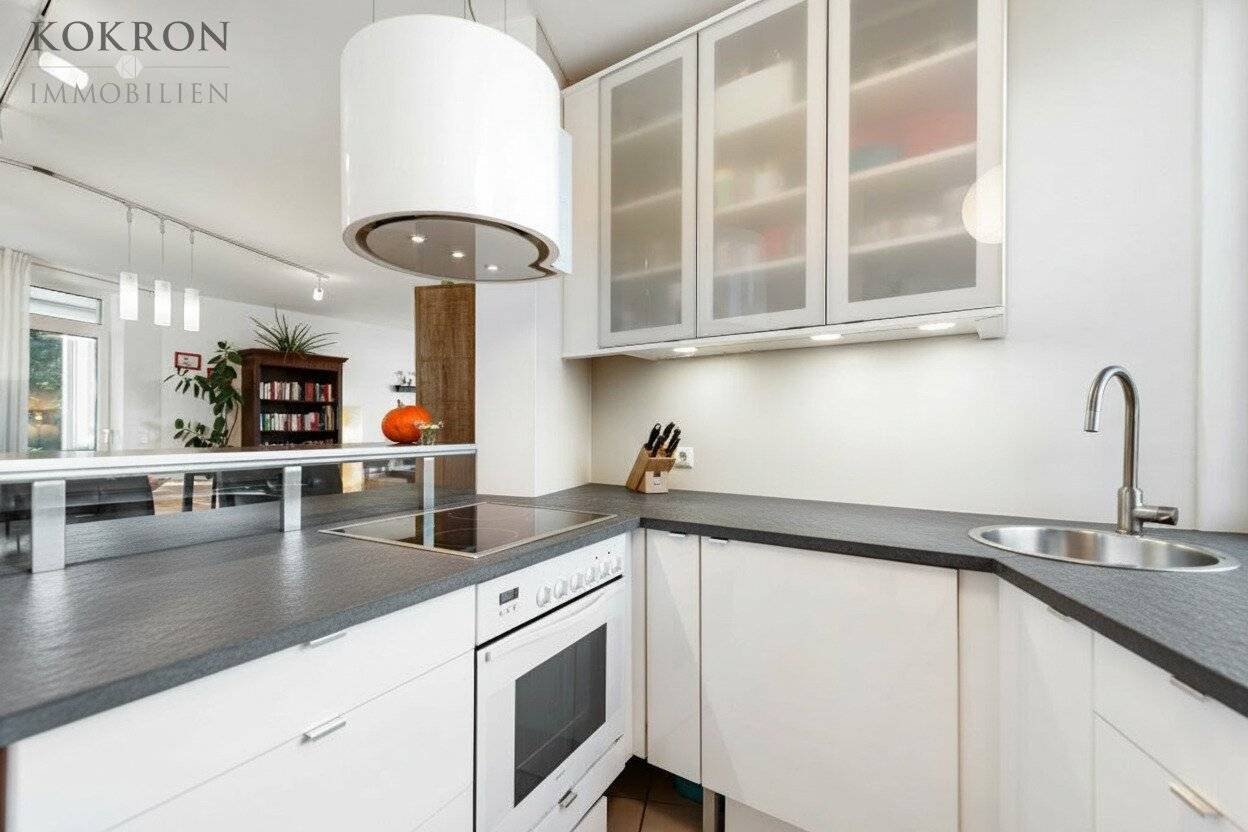 Double Income no Kids - lots of space for living, working, yoga,....,